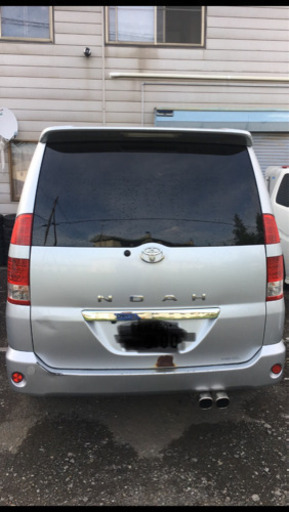 Noah toyota azr65