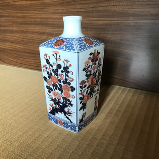 有田焼の花瓶を差し上げます。