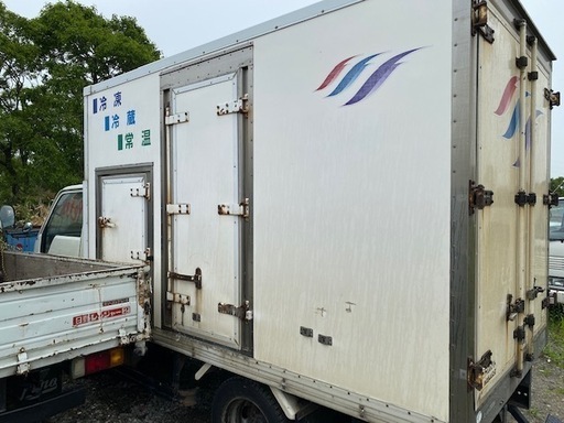 早いもの勝【希少】コンテナ　カギ有り　軽トラック　倉庫　物置　自転車置き場　ハイゼット　パネル　北海道江別市発　道内別途配送可 早いもの勝【希少扉多い】2トン箱 コンテナ 物置 倉庫 アルミ箱 格安