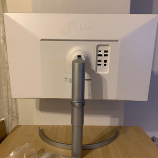 LG HDR IPS 4Kモニター 27インチ UL-850 タイプC1本で充電&接続可能！