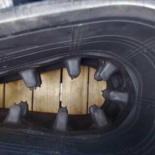 鹿児島発 コンバイン クローラゴム 33‐79×39 オーツ 未使用保管品