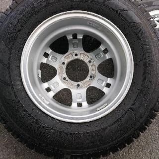 美品 キャラバン用スタッドレスタイヤ&アルミホイール cd004