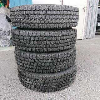 美品 キャラバン用スタッドレスタイヤ&アルミホイール cd004
