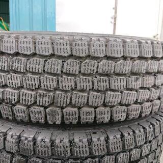 美品 キャラバン用スタッドレスタイヤ&アルミホイール cd004