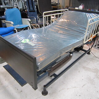 【中古】　介護ベッド　フランスベッド製　(3モーター)
