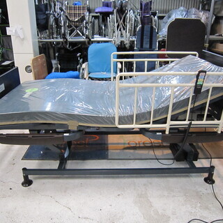 【中古】　介護ベッド　フランスベッド製　(3モーター)