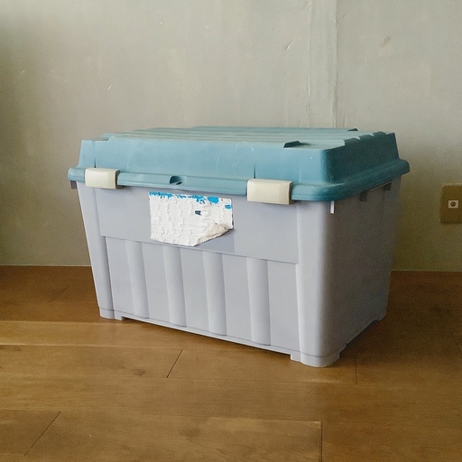 ベランダコンテナ灯油ポリタンクを4つ収納可能 さとう 千歳船橋の収納家具 収納ケース の中古あげます 譲ります ジモティーで不用品の処分