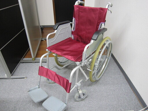 【中古】　車椅子　（幸和製作所製　ノーパンクタイヤ）