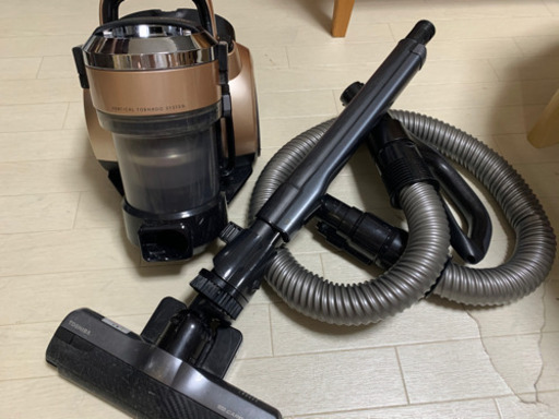 TOSHIBA  2015年式　掃除機