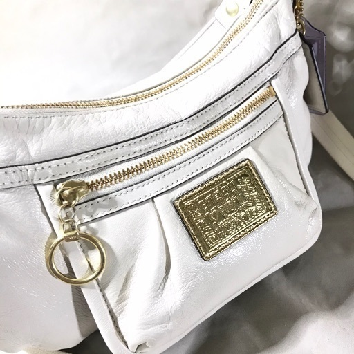 COACH コーチ ポピー 白エナメルレザー×ゴールド 2way斜めがけ