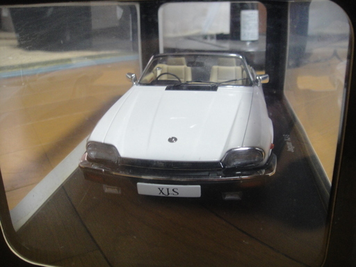 AUTOart 1/18 ジャガー XJ-S カブリオレ ホワイト 1⁄18 XJ-S AUTOart 