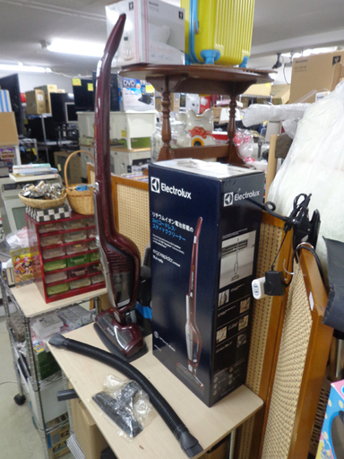 掃除機 スティッククリーナー エレクトロラックス ZB3107 サイクロン式 Electrolux