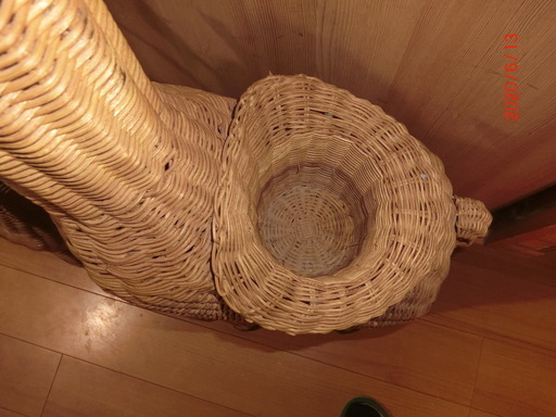 籐製親子鹿の花瓶 観葉鉢立て ららんちゃん 群馬藤岡のインテリア雑貨 小物 置物 オブジェ の中古あげます 譲ります ジモティーで不用品の処分