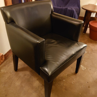 カッシーナ　チェアー（肘置きあり）