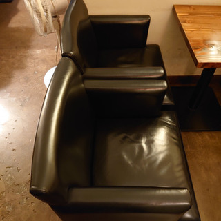 カッシーナ　チェアー（肘置きあり）