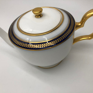 大倉陶園　瑠璃片葉金蝕ポット