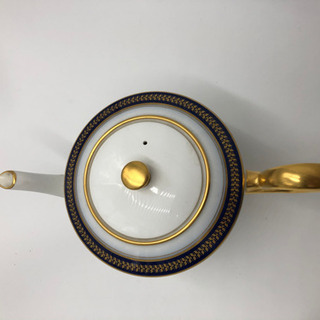 大倉陶園　瑠璃片葉金蝕ポット