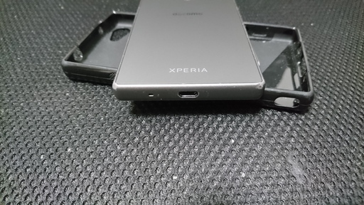 Docomo So 02h Sony Xperia Z5 Compact ブラック エクスペリア白ロムケース付き シャドウ 熊取のドコモ Xperia の中古あげます 譲ります ジモティーで不用品の処分