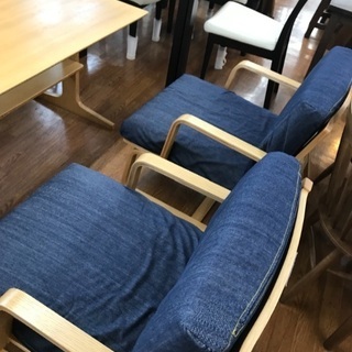 人気商品！リビングでもダイニングでも使えるテーブル4点セット