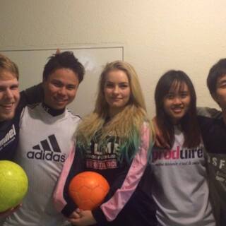 外国人 女性ミックスチーム新規メンバー募集 主に南浦和付近で活動してます フレッド 南浦和のフットサルのメンバー募集 無料掲載の掲示板 ジモティー