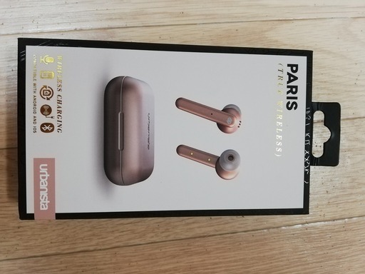 新品 値下げ可 ワイヤレスイヤホン　PARIS TRUE WIRELESS アーバニスタ　引取限定　中野坂上駅