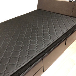 収納付きダブルベッド