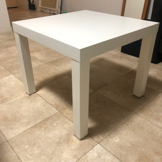 【無料】IKEA白色のローテーブル（コンパクト）