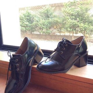黒いブーツ Black Patent Leather Boots 