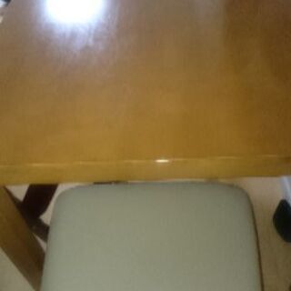 テーブル&椅子２脚セット