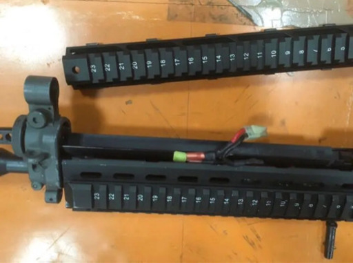 東京マルイ SIG SG551 チークピース　マウントレール　多弾マガジン　他 東京マルイ SIG SG551 チークピース マウントレール 多弾