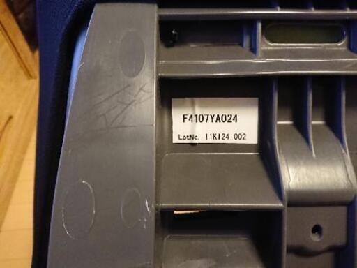 スバル 純正 チャイルドシート F4107YA024 F4107YA032