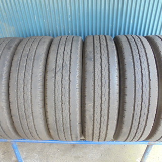 ブリヂスト　BS　 DURAVIS R205 205/70R17.5 115/113L LT　6本　9分溝　程度良好！