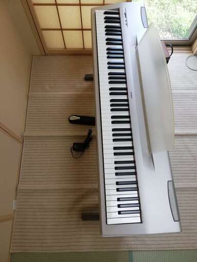 【配達料込】電子ピアノ　キーボード　YAMAHA P-60