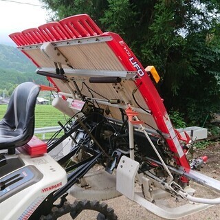 ヤンマー乗用４条田植え機（中古）
