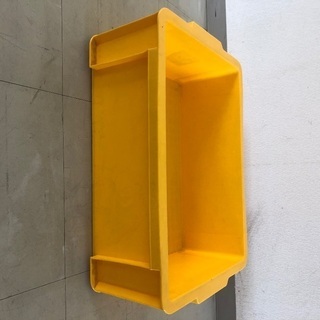 黄色のカラーボックス　37×52×17㎝