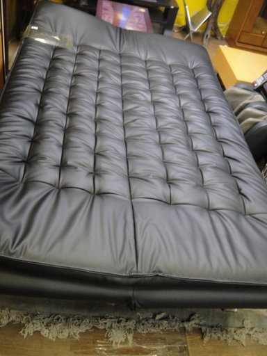 フェイクレザー張り　ソファベッド　ブラック　セミダブルサイズ　合成皮革　リクライニングソファ　簡易ベッド