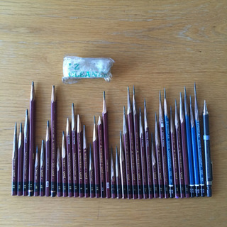 鉛筆36本とゼブラ0.7芯シャープペン