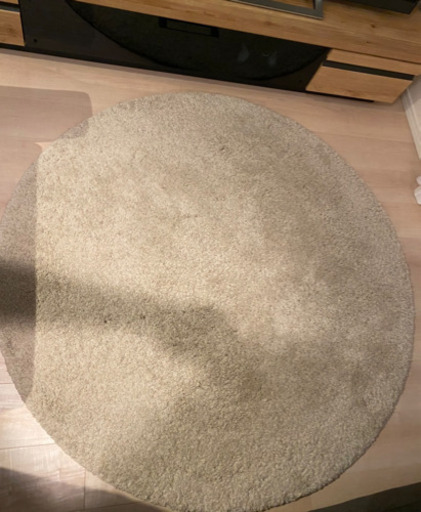 Ikea Adum 丸 ラグ パイル長 オフホワイト 130cm カーペット メロン 有明のカーペット マット ラグ の中古あげます 譲ります ジモティーで不用品の処分