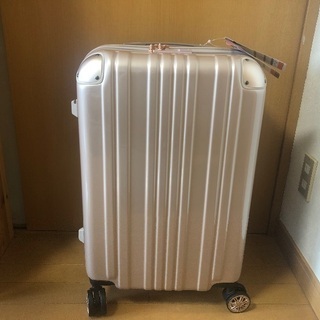 新品未使用スーツケース　サイズS 58リットル（3-5泊用）　シ...