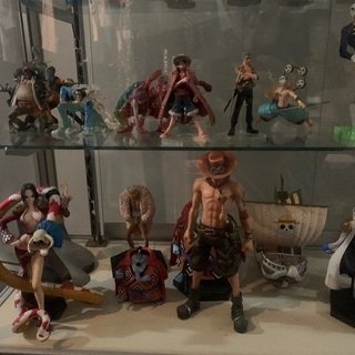 業務用ガラスケース　※フィギュア付き