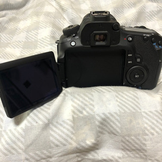 交レンズ付き　Canon60D 稼働品　バッテリーと充電器なし 交レンズ付き Canon60D 稼働品 バッテリーと充電器なし