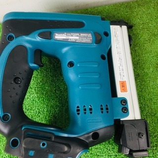 マキタ ST420D 充電式タッカ【リライズ野田愛宕店】【店頭取引限定】【中古】管理番号：2400010103414 マキタ ST420D 充電式タッカ【リライズ野田愛宕店】【店頭取引限定