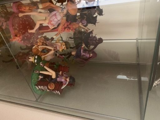 フィギュア一式 ケースごと | inmarco.ae