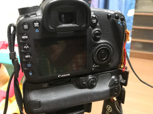 デジタル一眼レフ　Canon EOS 7D 元箱付　ボディ