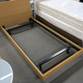 売り切れました【お新古市場】 お電話で3日間お取り置き可能！！  arflex(アルフレックス) 　ERBA 05(エルバ)　W1040 シングルベッド ホワイトオーク 　マットレス・クッション・ピロー・掛け布団・ベッドリネンセット