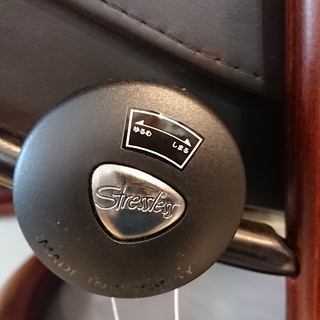Ekornes エコーネス マジック ストレスレスチェア オットマン付 愛品館千葉店 東千葉のソファ 1人用ソファ の中古あげます 譲ります ジモティーで不用品の処分 Ekornes エコーネス マジック ストレスレスチェア オットマン付 愛品館千葉店 東千葉のソファ 1人用ソファ の中古あげます 譲ります ジモティーで不用品の処分