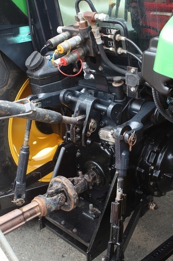 SOLD OUT】ジョンディア トラクター 5420 81馬力 キャビン エアコン