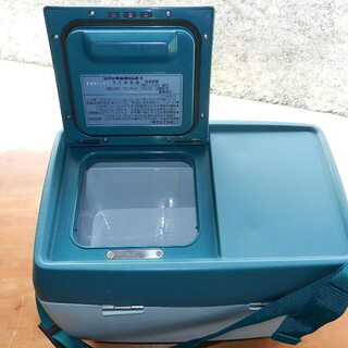 トヨタ純正 車載用　冷凍・冷蔵・温蔵庫　クーラーボックス