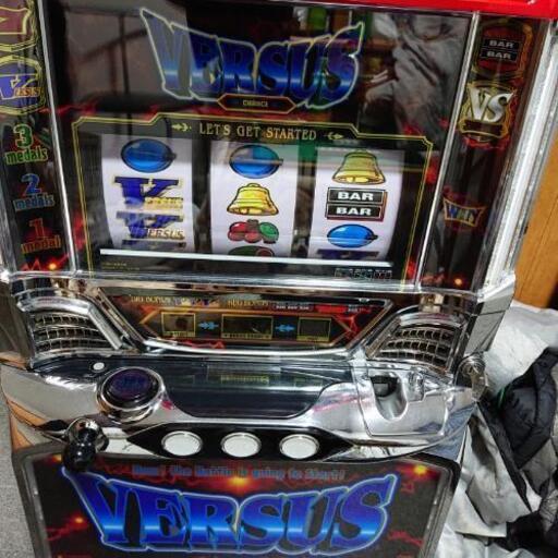 アクロス VERSUS