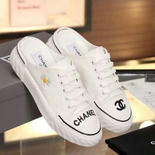 新品 CHANEL シャネル スニーカー dagmar.pk